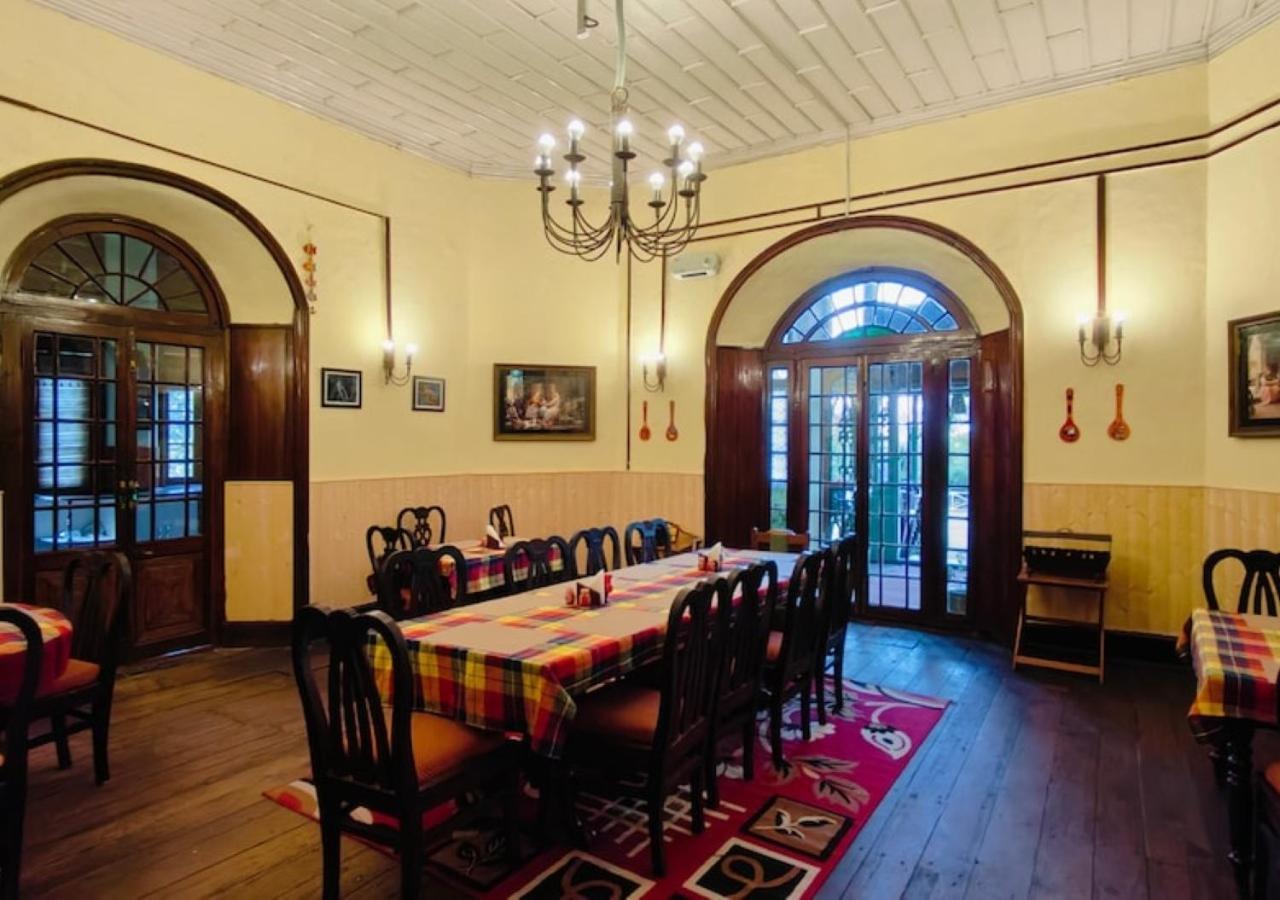 Chevron Rosemount Hotel Раникет Екстериор снимка