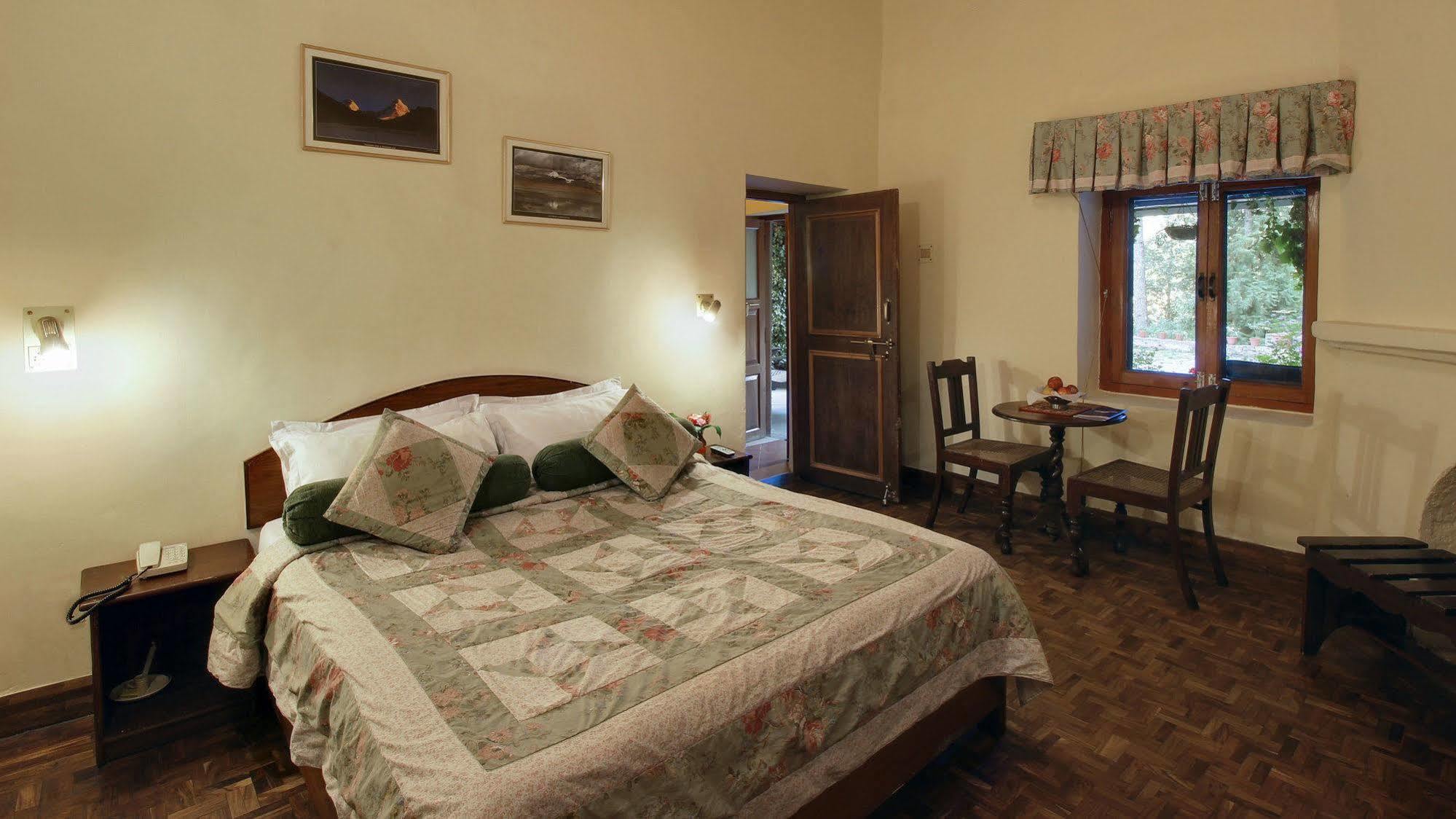 Chevron Rosemount Hotel Раникет Екстериор снимка