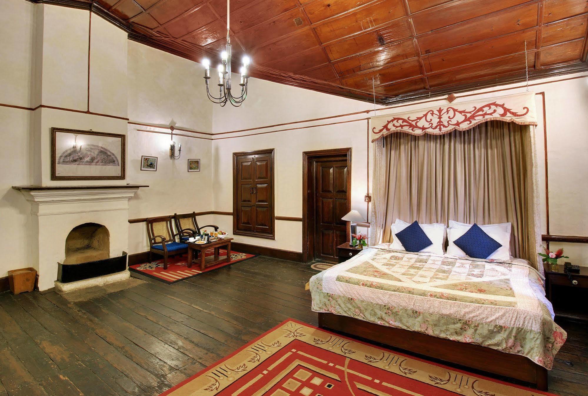 Chevron Rosemount Hotel Раникет Екстериор снимка